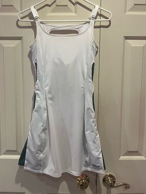 Reebok tennis athletic dress with green side accents Size S